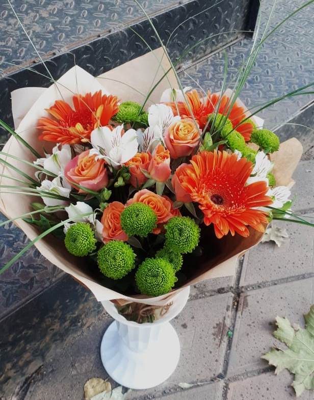 Букет цветов из: Герберы, Хризантемы, Альстромерии и Розы в Солнечном Хабаровского края