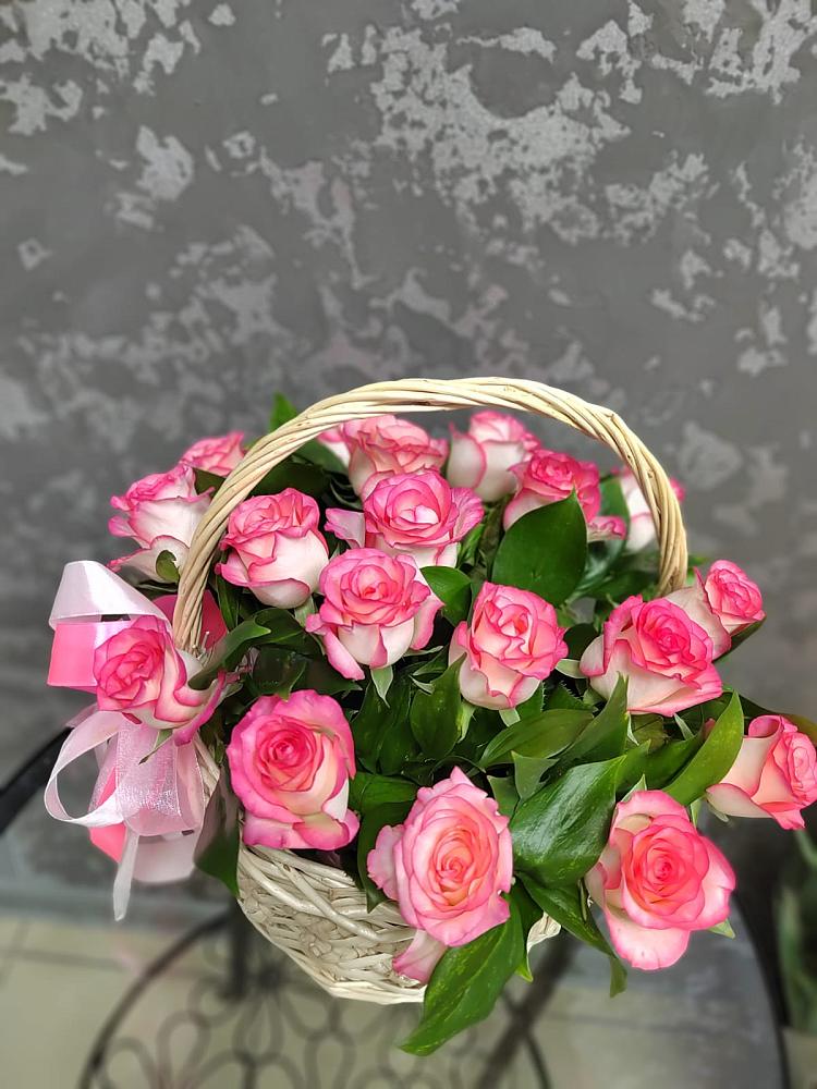 Цветочная композиция из Розы в корзине в Солнечном Хабаровского края