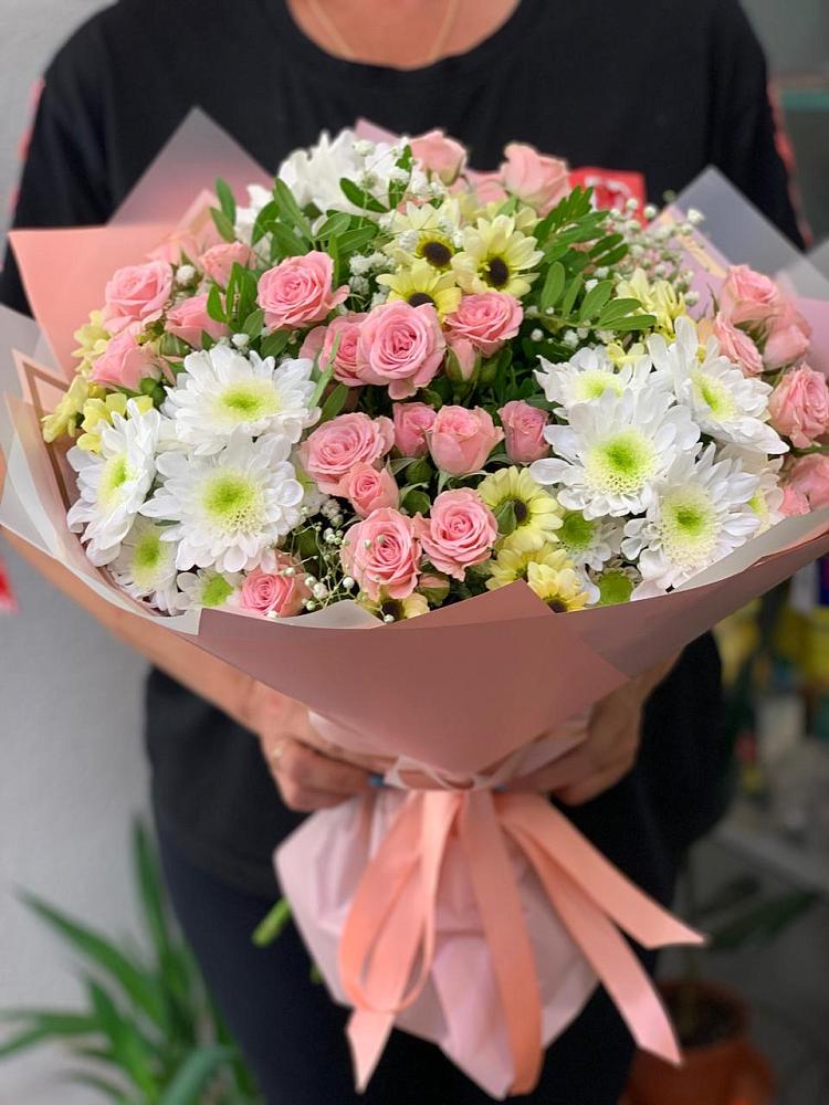 Букет цветов из: Розы и Хризантемы в Солнечном Хабаровского края