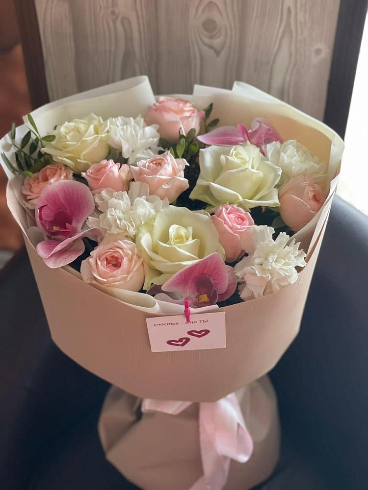 Букет цветов из: Орхидеи, Розы и Гвоздики в Солнечном Хабаровского края