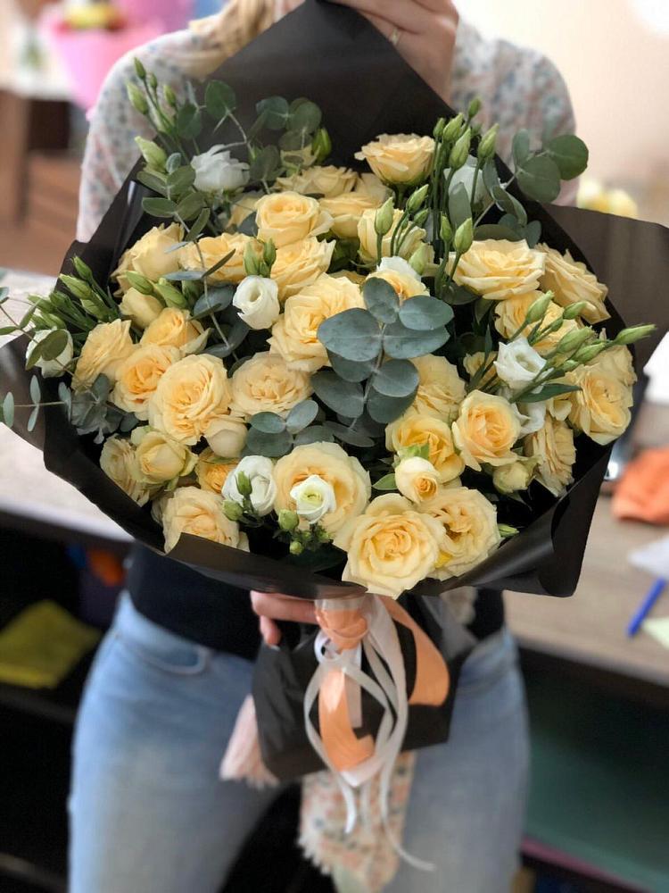 Букет цветов из: Розы и Лизиантусы в Солнечном Хабаровского края