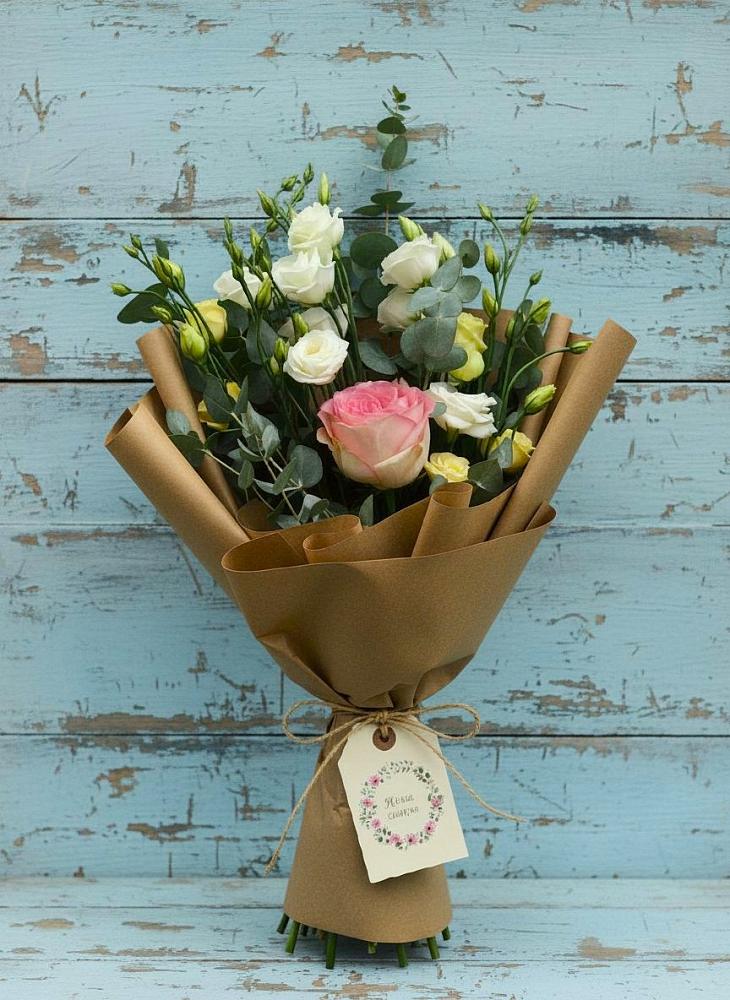 Букет цветов из: Розы и Лизиантусы в Солнечном Хабаровского края