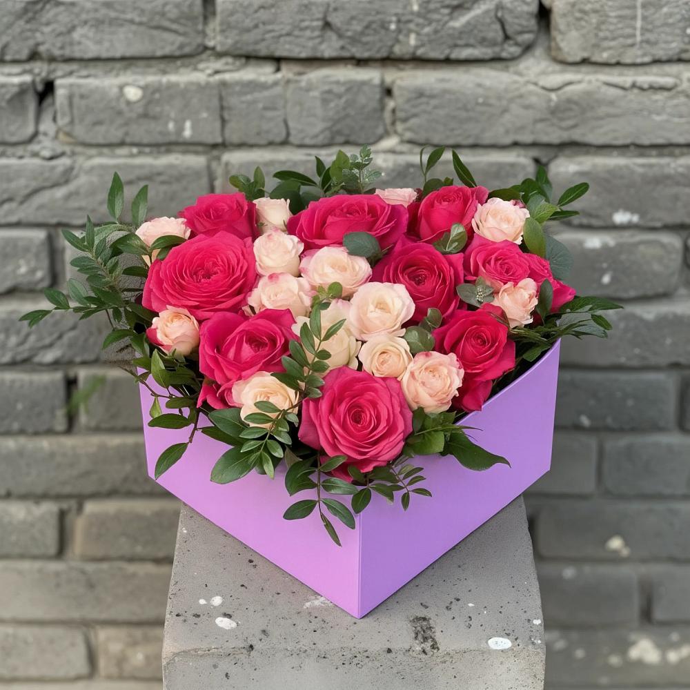 Цветочная композиция из Розы в коробке в Солнечном Хабаровского края