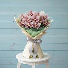 Букет цветов из:  Орхидеи и Розы в Солнечном Хабаровского края