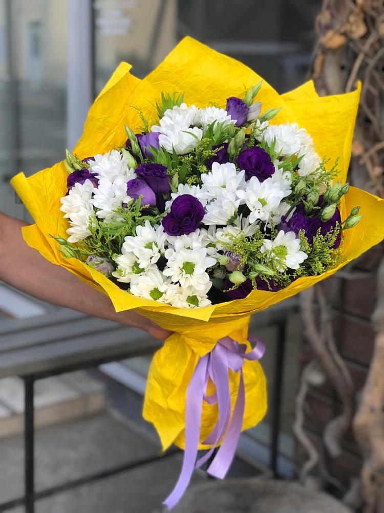 Букет цветов из: Ирисы, Хризантемы и Ромашки в Солнечном Хабаровского края
