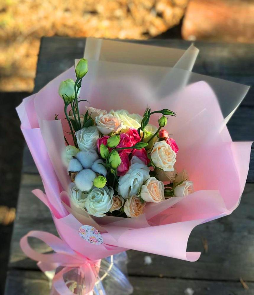 Букет цветов из: Розы и Лизиантусы в Солнечном Хабаровского края