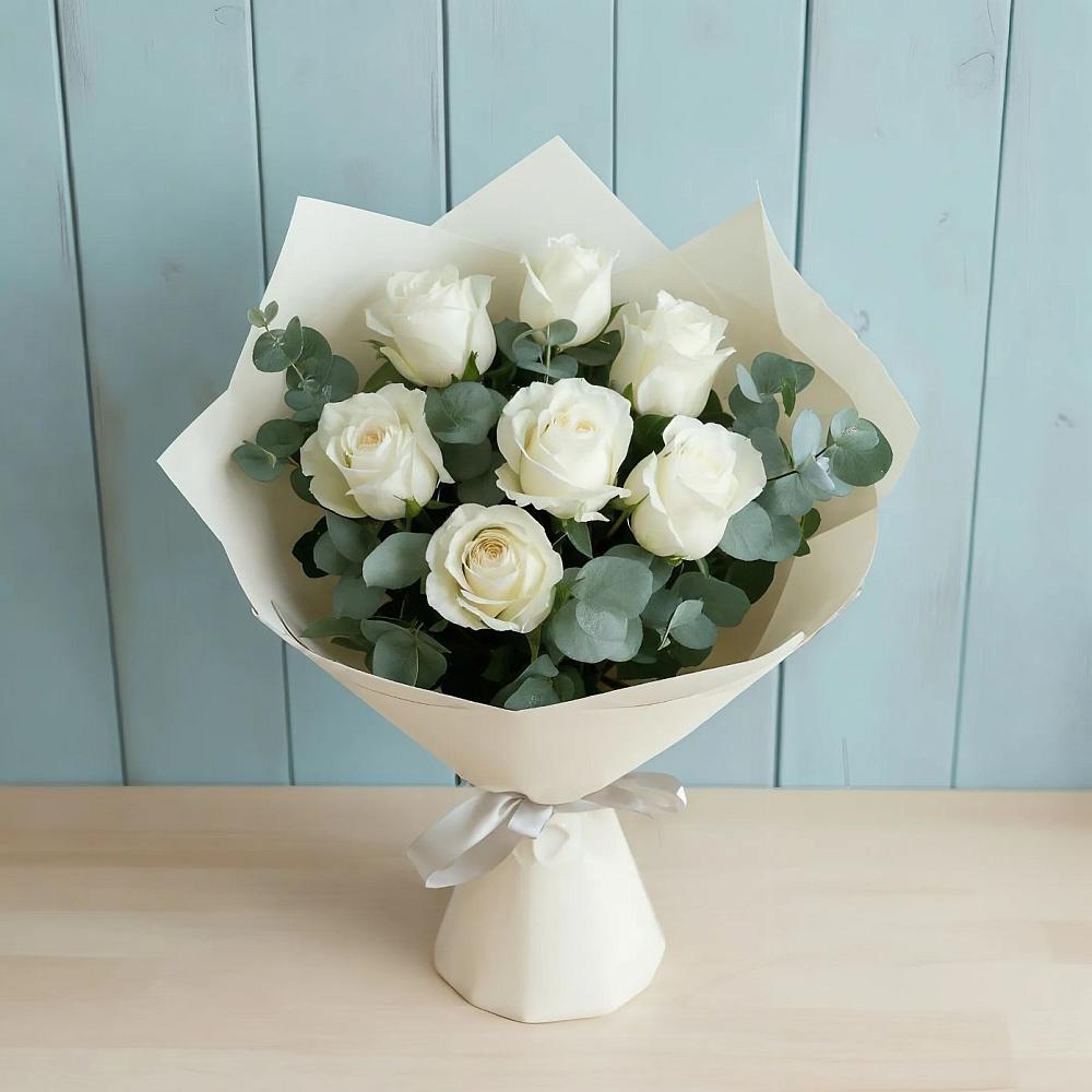 Букет Белые розы в Эвкалипте в Солнечном Хабаровского края