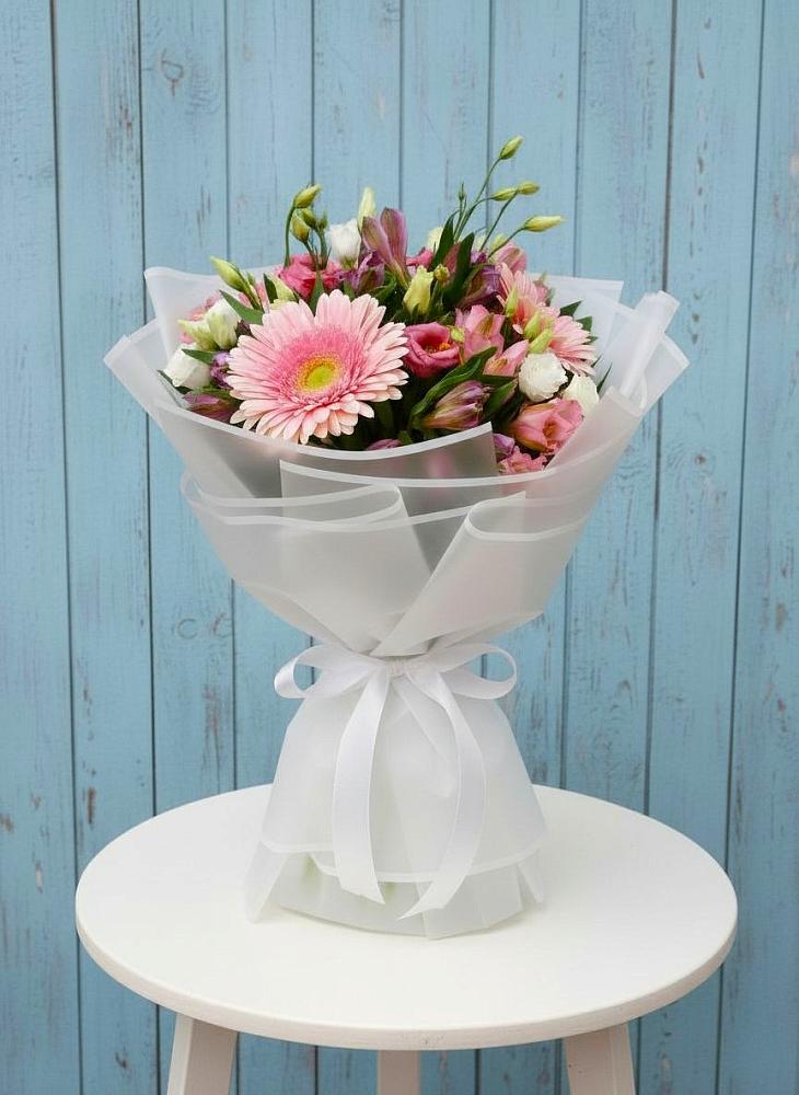 Букет цветов из: Герберы, Альстромерии и Лизиантусы в Солнечном Хабаровского края