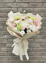Букет цветов из:  Гвоздики, Розы, Лизиантусы и Хризантемы в Солнечном Хабаровского края