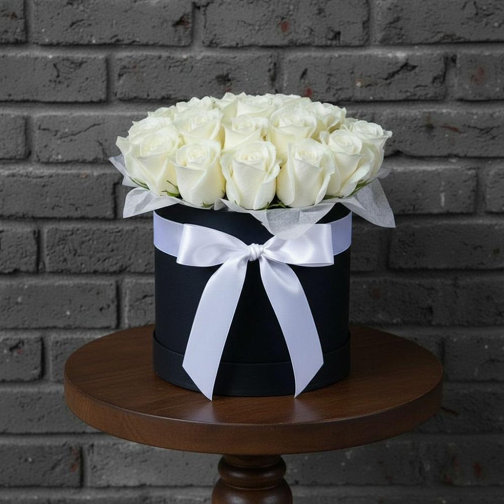 Цветочная композиция из Розы в шляпной коробке в Солнечном Хабаровского края