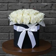 Цветочная композиция из Розы в шляпной коробке в Солнечном Хабаровского края