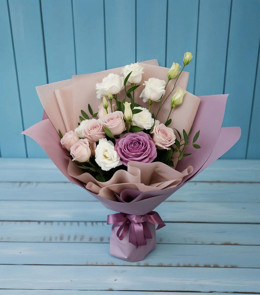 Букет цветов из: Розы и Лизиантусы в Солнечном Хабаровского края